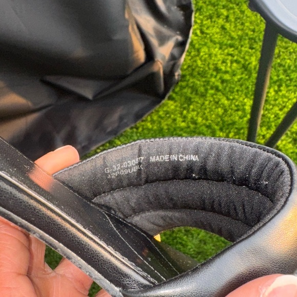 Topshop Pampas Padded Flat Sandals in Black - Picture 8 of 8